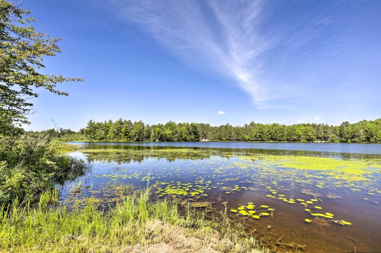 Simple Cranberry And Wine Farm Home With Fire Pit! Eagle River Exterior foto